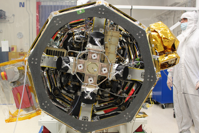 Illustration for article titled NASA's Laser Satellite Could Deliver Fiber Optic Speeds from Lunar Orbit